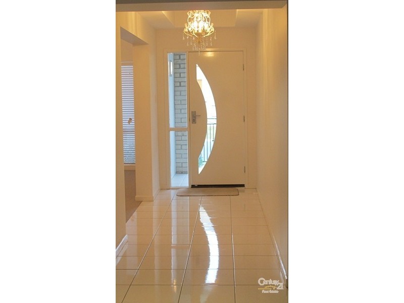 17 Valetta Court, Varsity Lakes QLD 4227