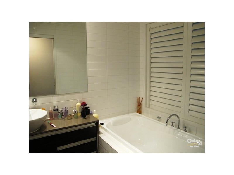 Varsity Lakes QLD 4227