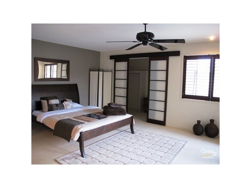 26 Shoalwater Court, Burleigh Waters QLD 4220