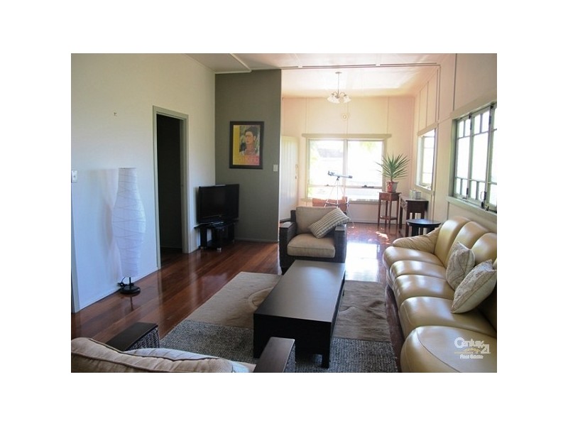 10 Brake Street, Burleigh Heads QLD 4220