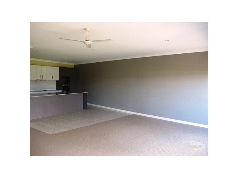 16/10 Valbonne Street, Varsity Lakes QLD 4227