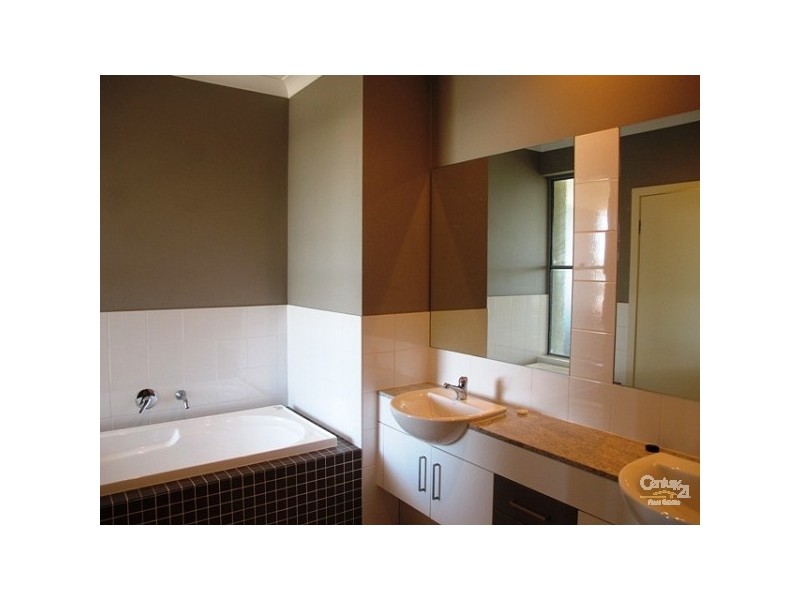 16/10 Valbonne Street, Varsity Lakes QLD 4227