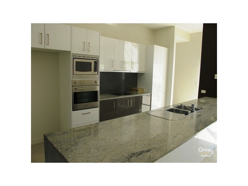 17/10 Valbonne Street, Varsity Lakes QLD 4227