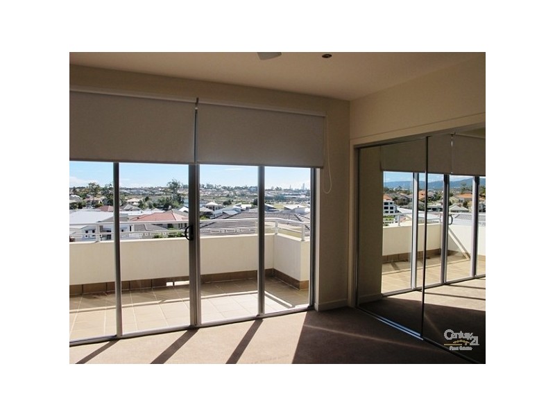 17/10 Valbonne Street, Varsity Lakes QLD 4227