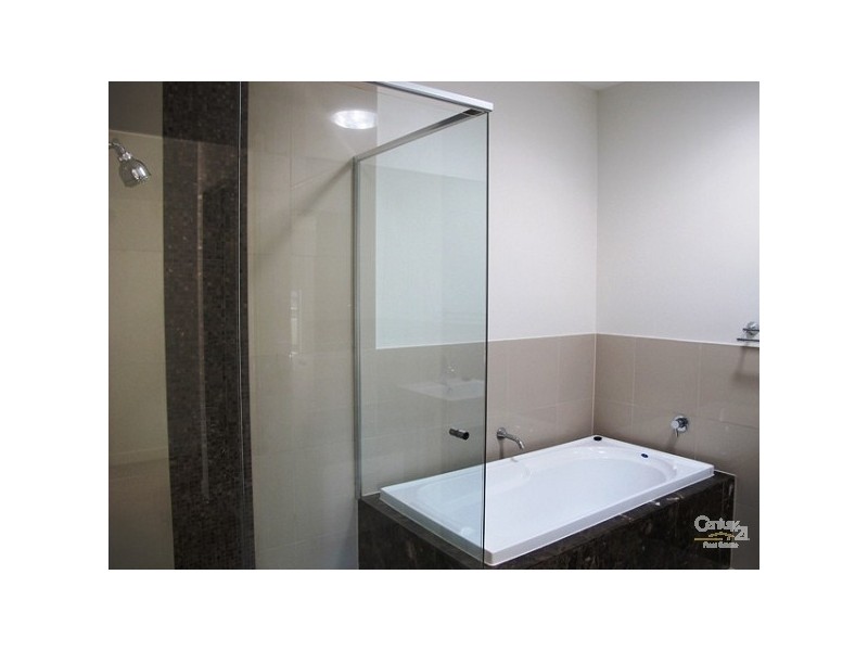 17/10 Valbonne Street, Varsity Lakes QLD 4227