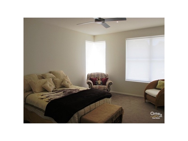 Villa 1/255 Varsity Parade, Varsity Lakes QLD 4227