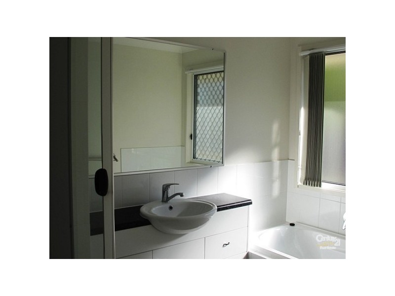 2 Pauls Lane, Varsity Lakes QLD 4227