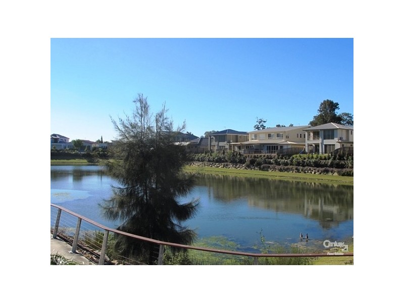 2 Pauls Lane, Varsity Lakes QLD 4227