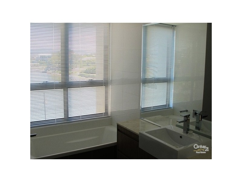 Varsity Lakes QLD 4227