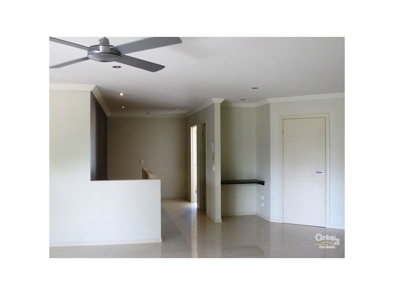 18 Menton Avenue, Varsity Lakes QLD 4227