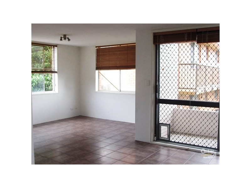 7/1976 Gold Coast Highway, Miami QLD 4220