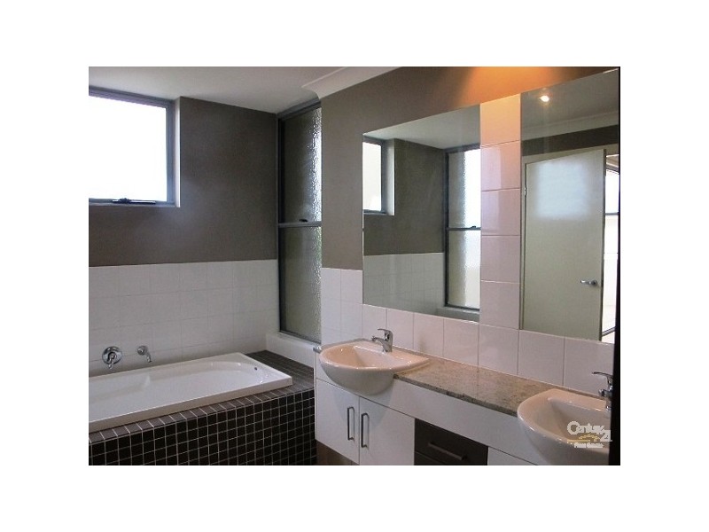 14/10 Valbonne Avenue, Varsity Lakes QLD 4227