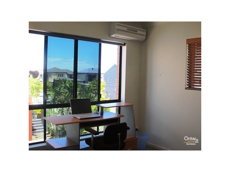 Varsity Lakes QLD 4227