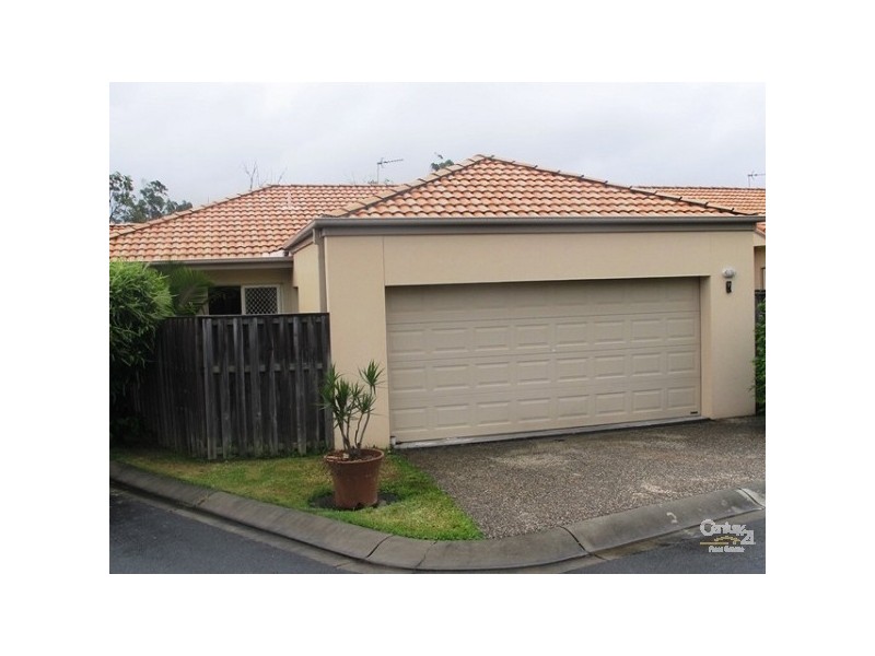 9/3 Camphor Wood ct, Robina QLD 4226