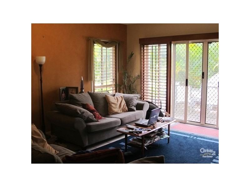 9/3 Camphor Wood ct, Robina QLD 4226