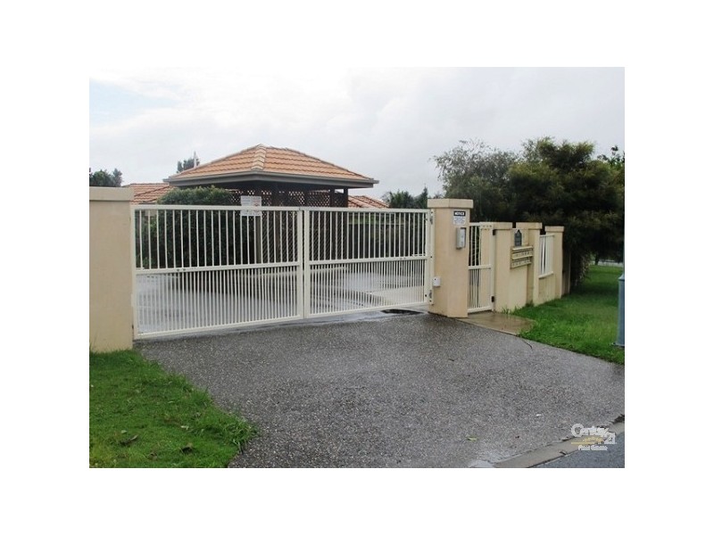 9/3 Camphor Wood ct, Robina QLD 4226