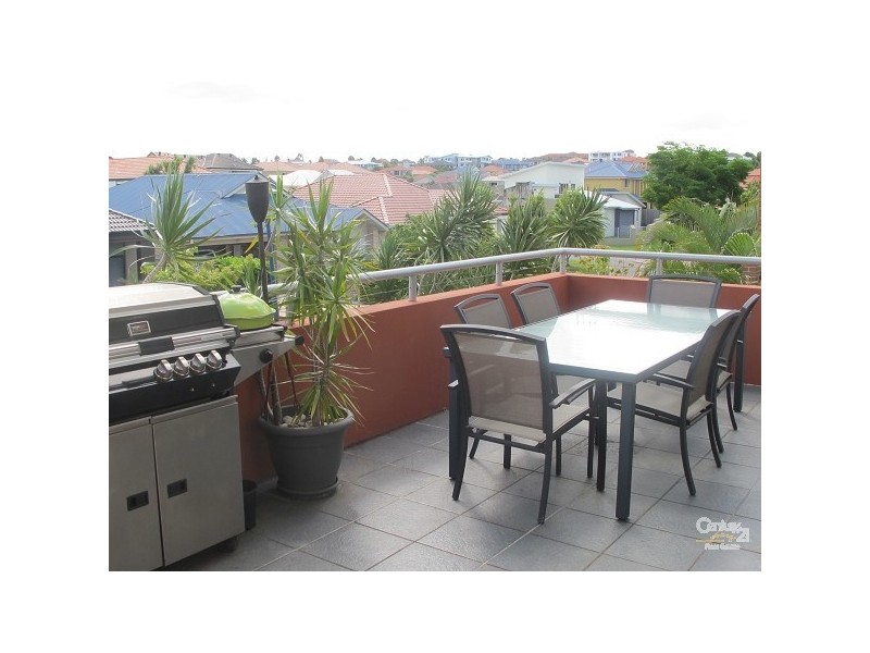 1/18 Tourangeau Crescent, Varsity Lakes QLD 4227