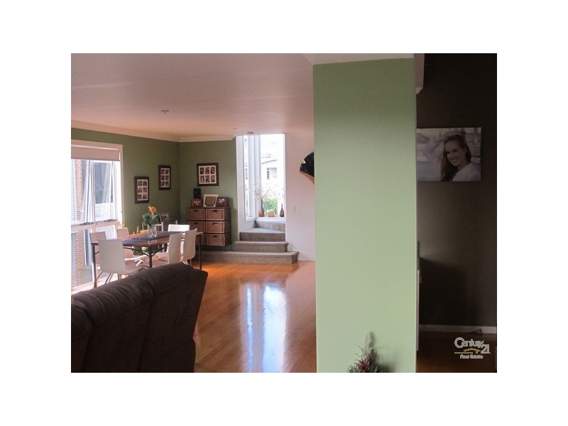 1/18 Tourangeau Crescent, Varsity Lakes QLD 4227