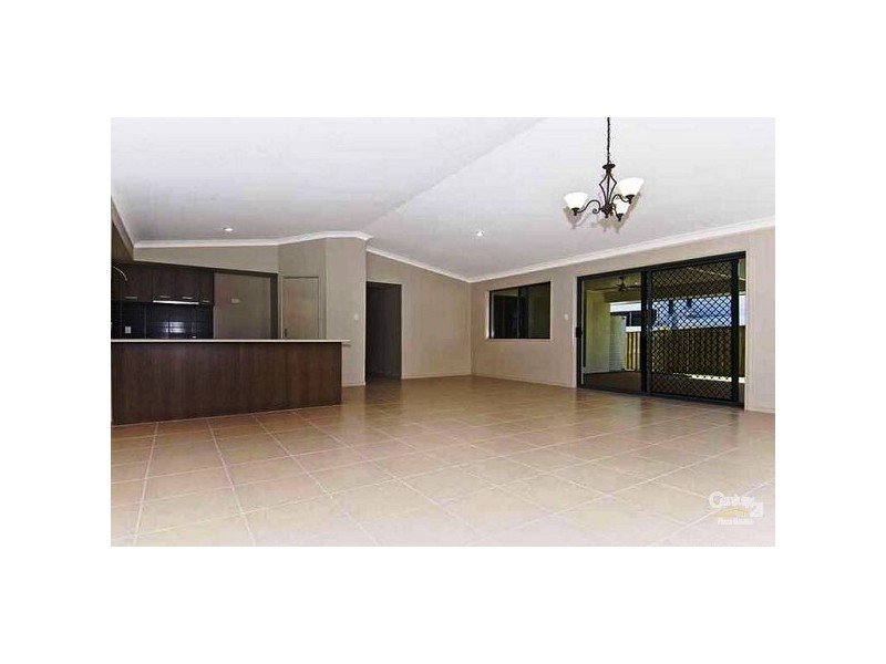 102 Observatory Drive, Reedy Creek QLD 4227