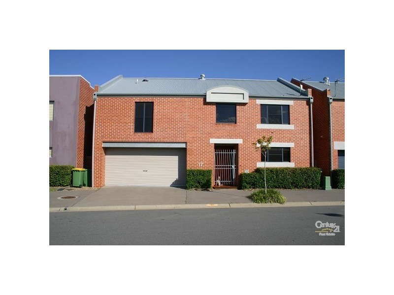 17 Shorehaven Court, Varsity Lakes QLD 4227