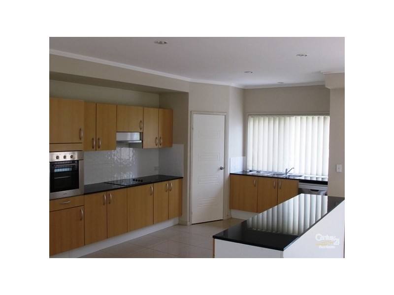 19 Willow Street, Varsity Lakes QLD 4227