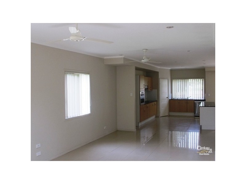 19 Willow Street, Varsity Lakes QLD 4227