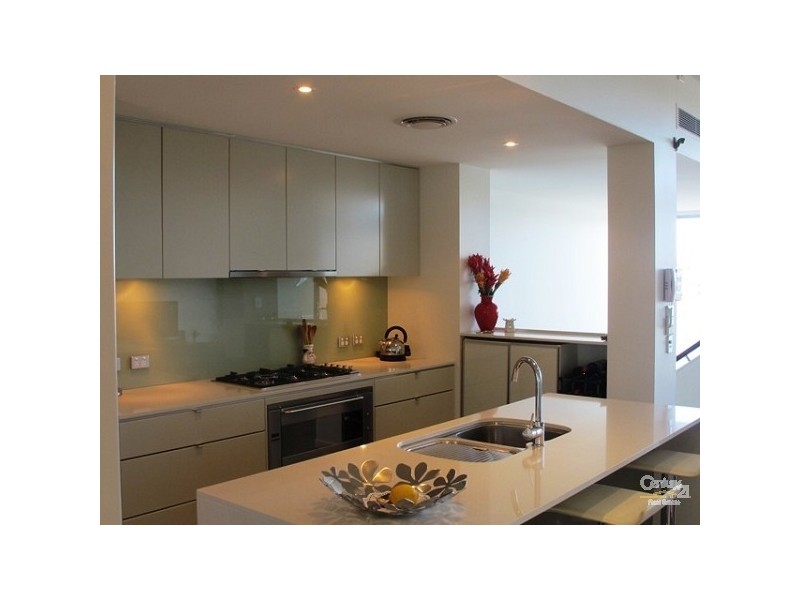 60 Watts Drive, Varsity Lakes QLD 4227