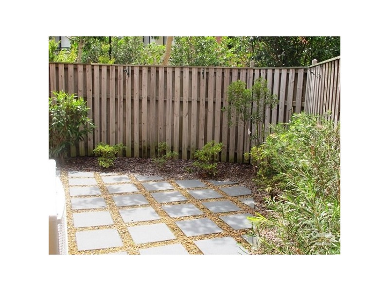 13/2 Gerladton Drive, Varsity Lakes QLD 4227