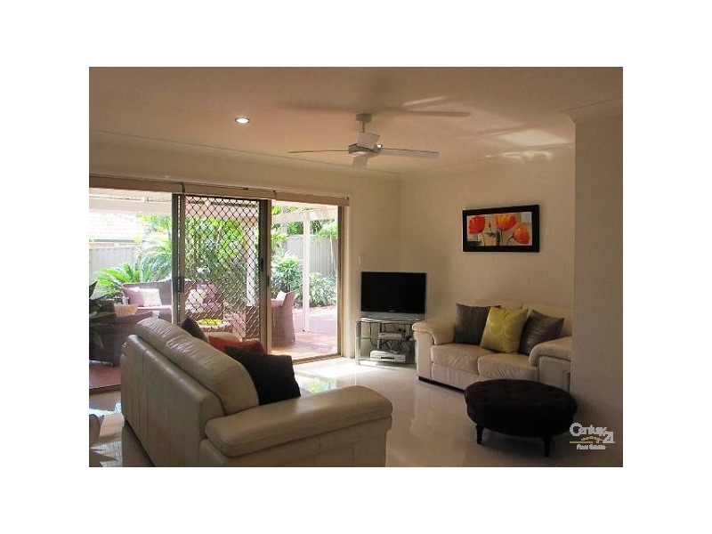 18 Kensington Street, Robina QLD 4226