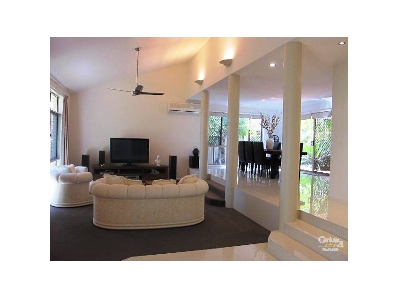 18 Kensington Street, Robina QLD 4226