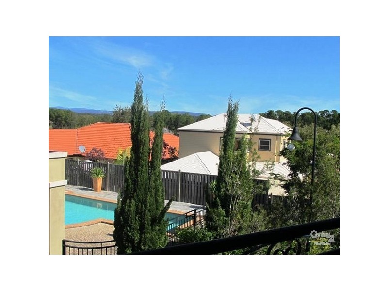 9/2 Geraldton Drive, Varsity Lakes QLD 4227