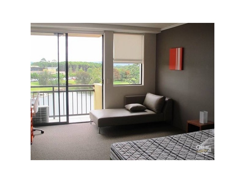 25 Lake Orr Drive, Varsity Lakes QLD 4227