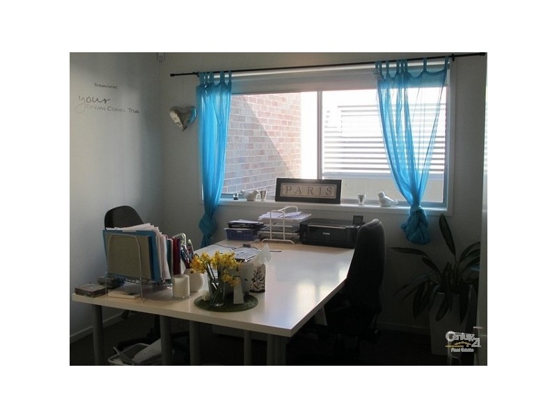 40 Lakefront Crescent, Varsity Lakes QLD 4227