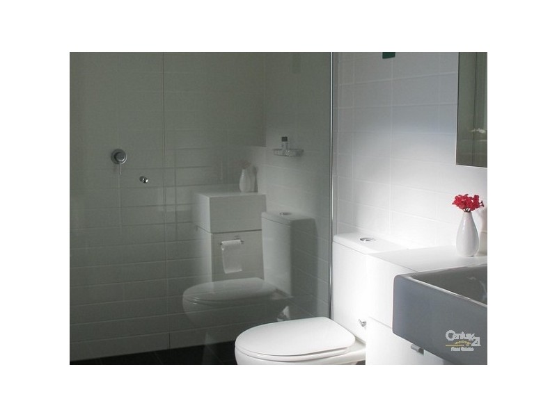 40 Lakefront Crescent, Varsity Lakes QLD 4227