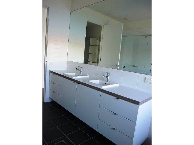 Varsity Lakes QLD 4227
