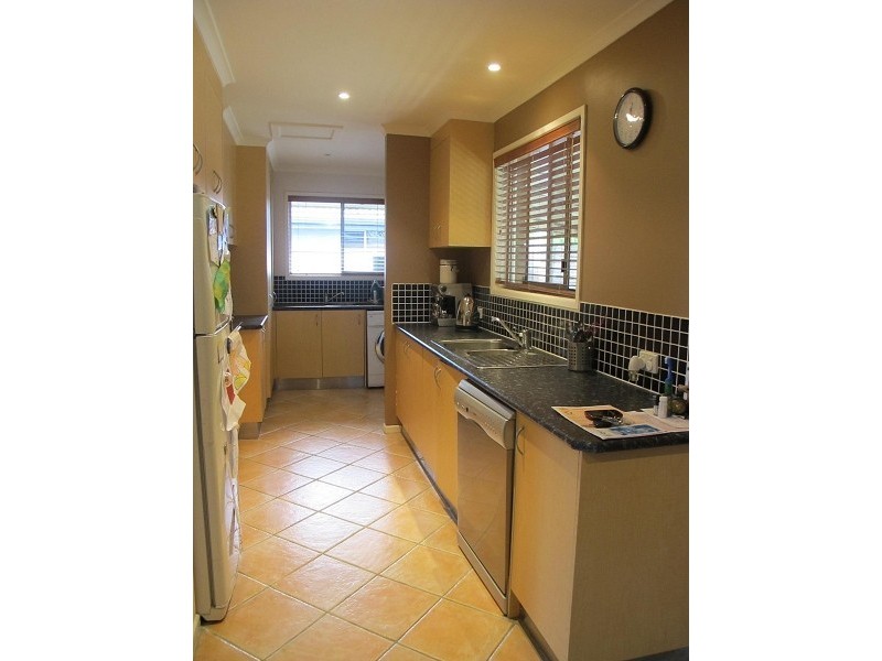 6 Newstead Street, Burleigh Waters QLD 4220