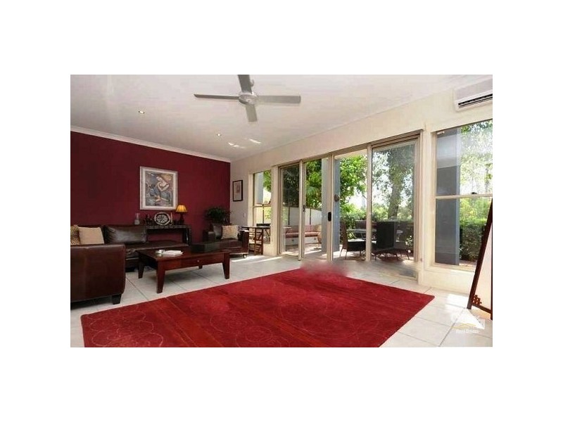 8 Kodiak Drive, Varsity Lakes QLD 4227