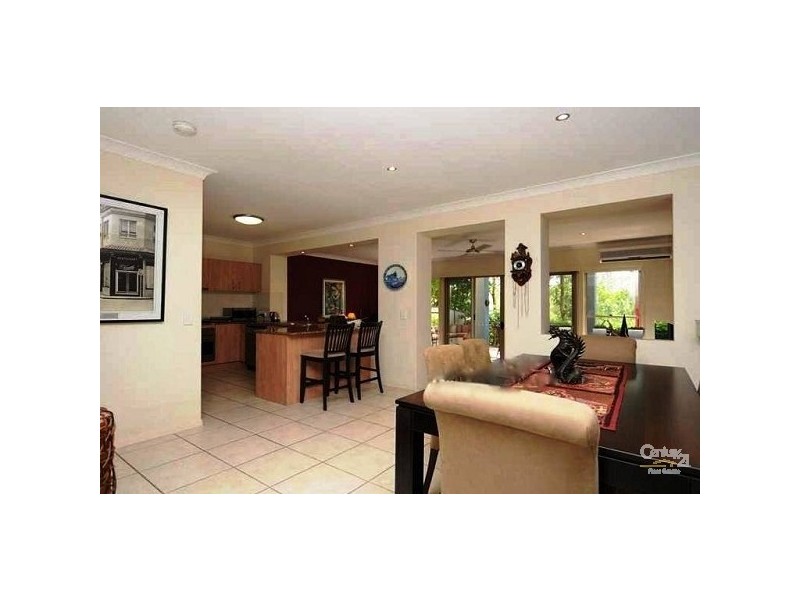 8 Kodiak Drive, Varsity Lakes QLD 4227