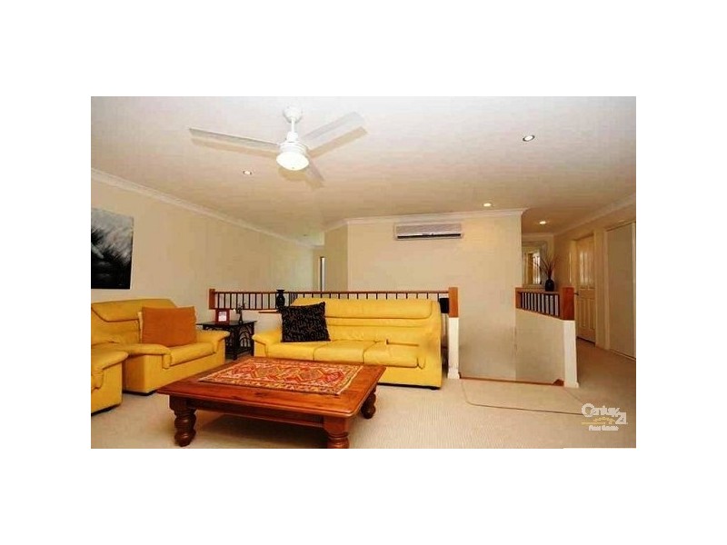 8 Kodiak Drive, Varsity Lakes QLD 4227