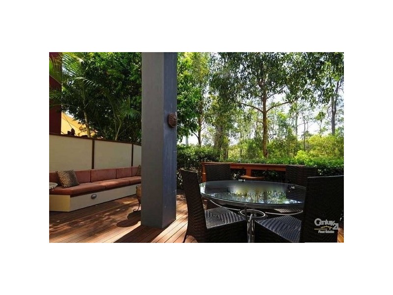 8 Kodiak Drive, Varsity Lakes QLD 4227