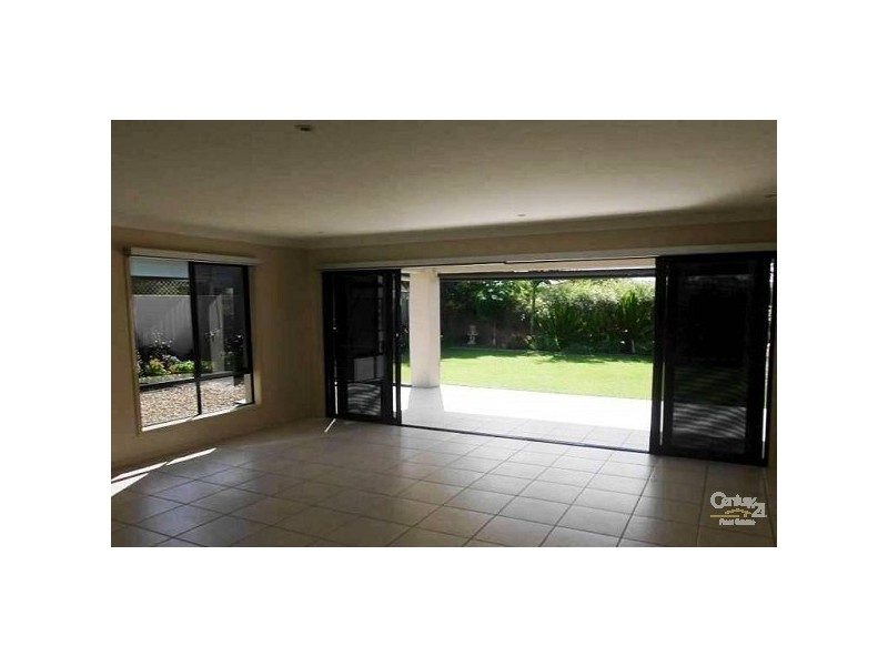 1 Silvermaple Street, Robina QLD 4226