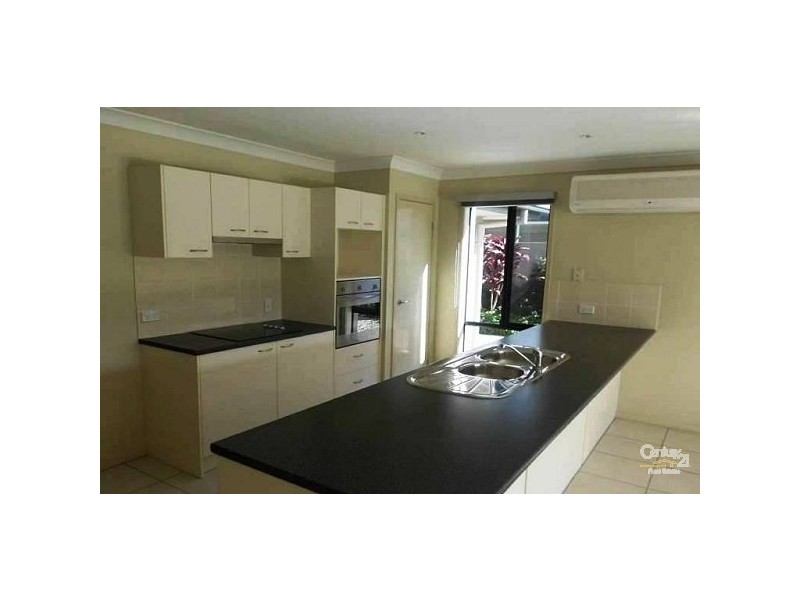 1 Silvermaple Street, Robina QLD 4226