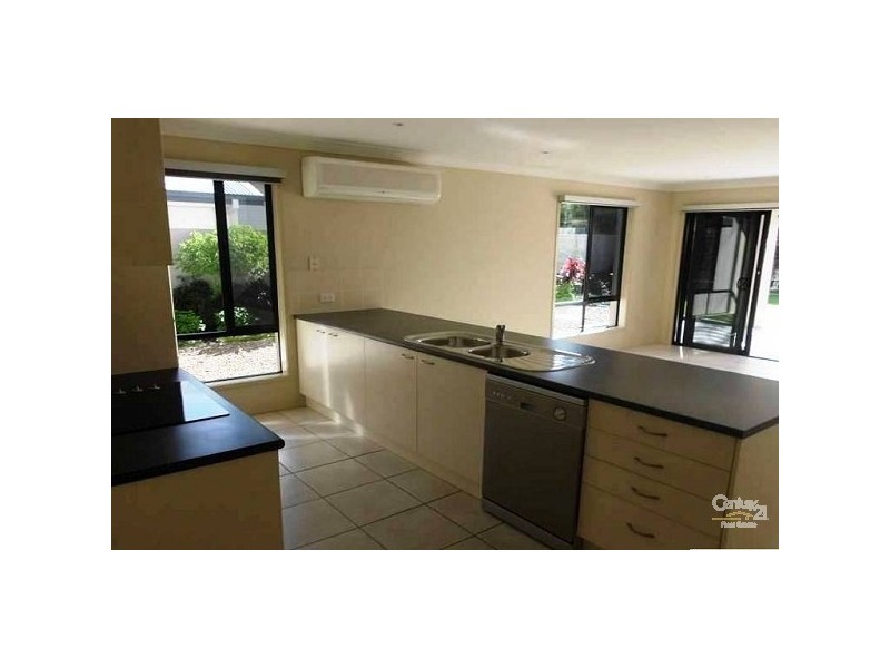 1 Silvermaple Street, Robina QLD 4226