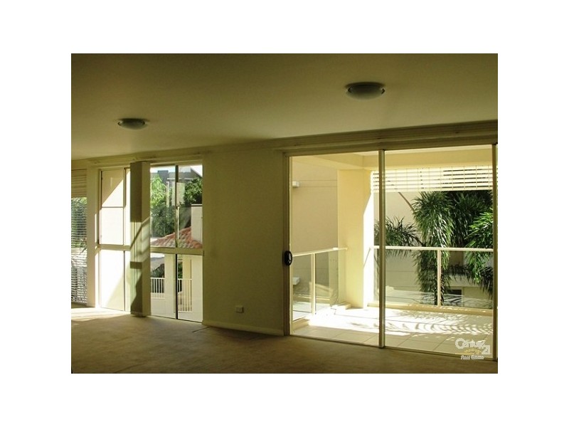 251 Varsity Parade, Varsity Lakes QLD 4227