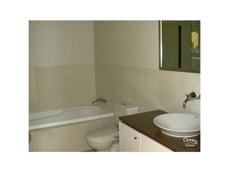 251 Varsity Parade, Varsity Lakes QLD 4227