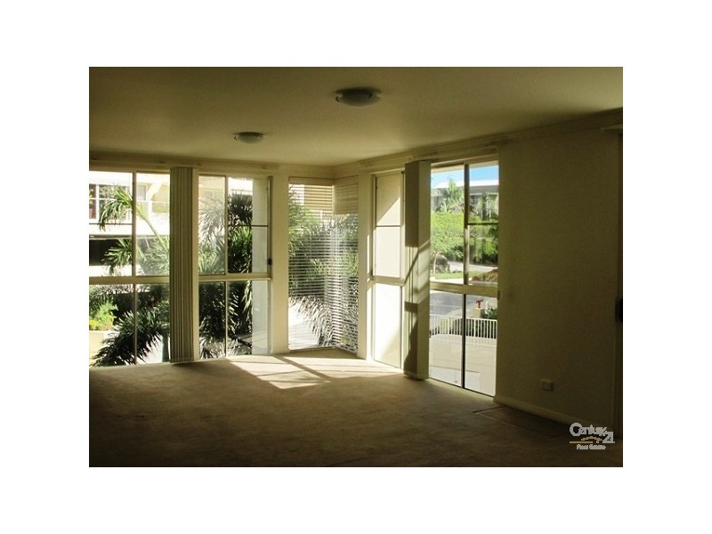 251 Varsity Parade, Varsity Lakes QLD 4227