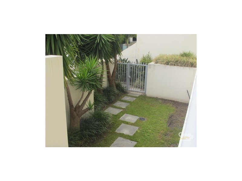 11/255 Varsity Parade, Varsity Lakes QLD 4227