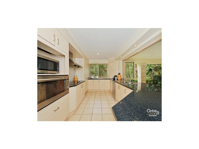 5 Tea Gardens Place, Robina QLD 4226