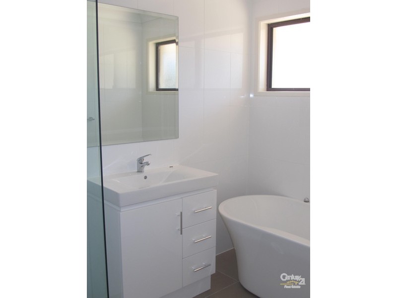 31A Claremont Drive, Varsity Lakes QLD 4227