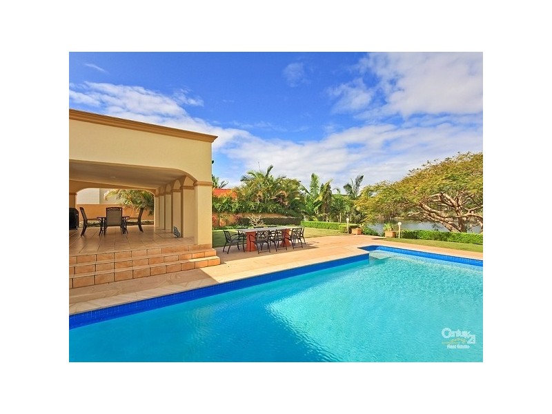 26 Lancelin Drive, Mermaid Waters QLD 4218